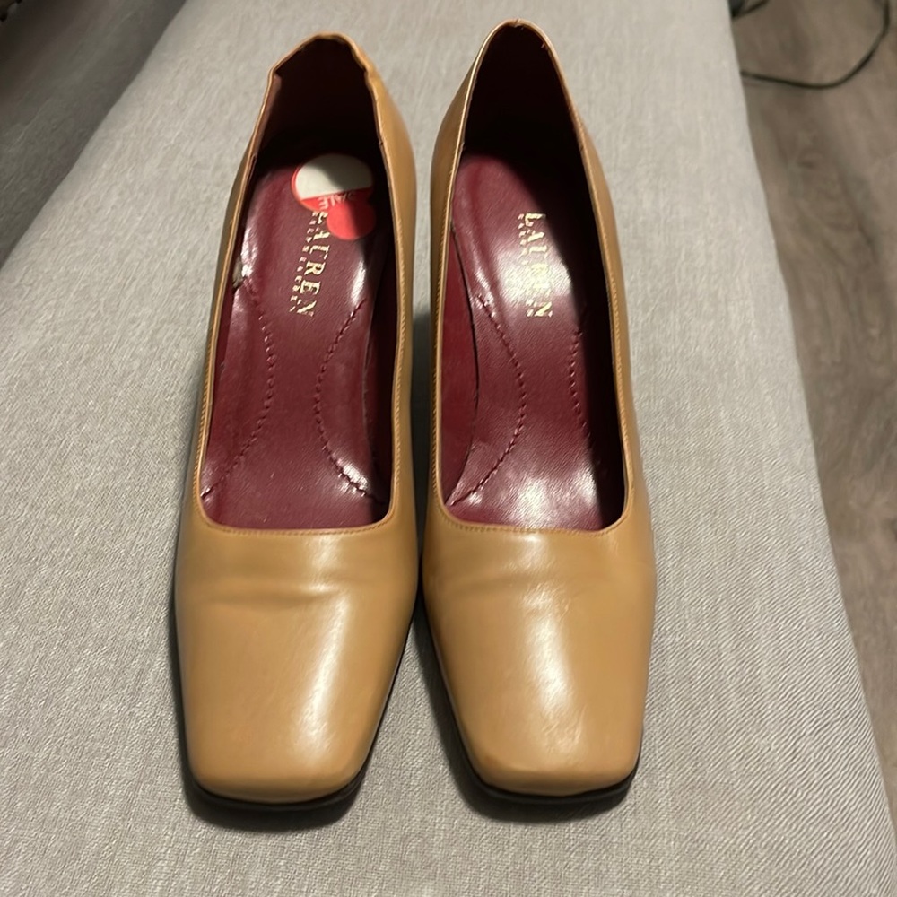 Tan heel shoes with square toe. Good condition